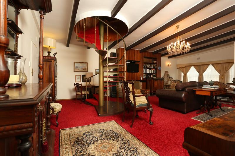 5 Bedroom Property for Sale in Mossel Bay Central Western Cape